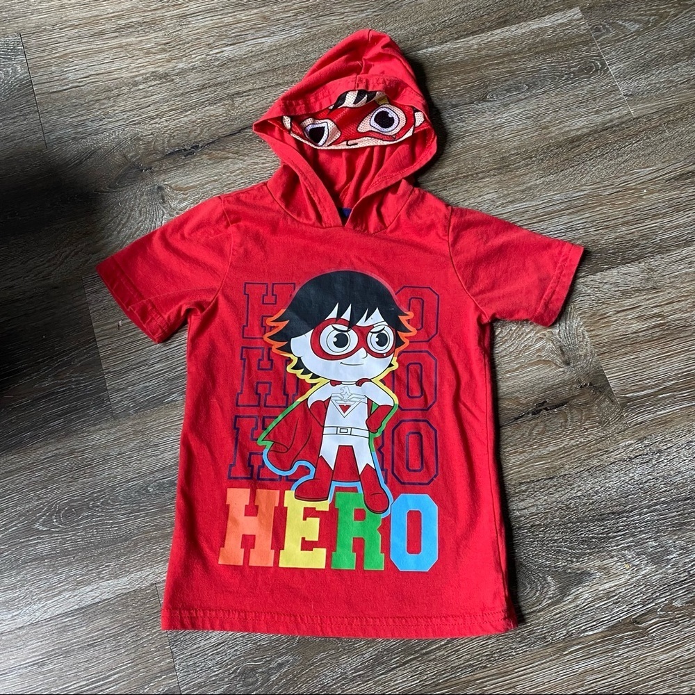 Ryan’s World Shirt Boys Size 4 Pocket watch Red Shirt